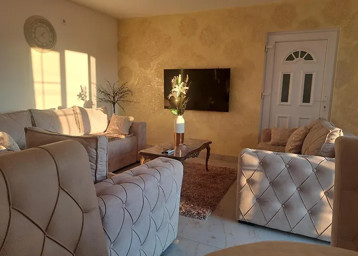 Dina Lux Διαμέρισμα *